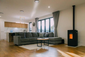 Cosy and Modern spacious home